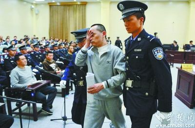 刘汉等36人涉黑案历经17天审理，一审全部休庭。
