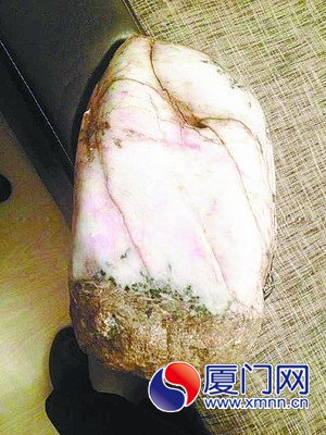 被捡玉石外表和普通石头区别不大
