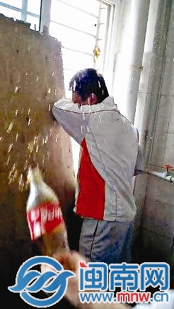 被传至微博的视频截图