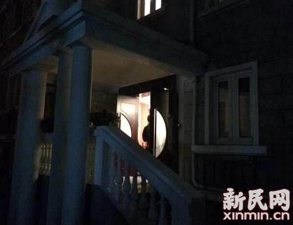 上海一别墅暗藏卖淫会所2
