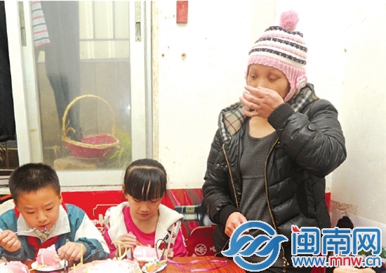 许柳莹幸福地哭了