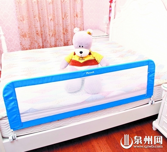 给婴儿床加一道护栏