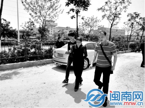 民警抓获一名女嫌犯