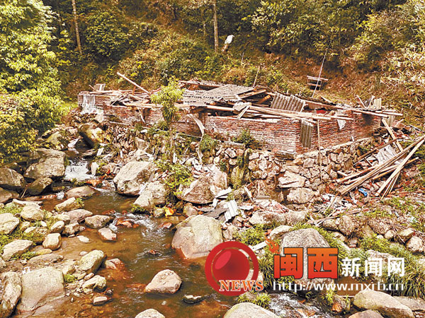 图为曲峰村已拆除的猪场。
