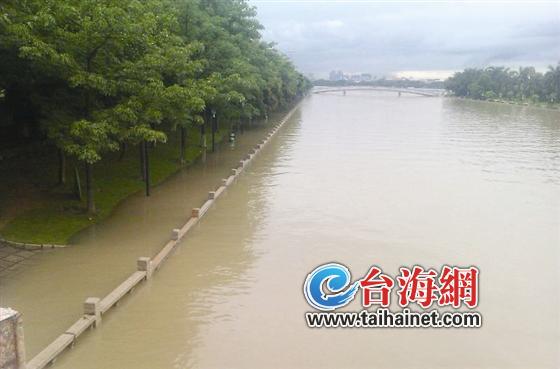 去年大暴雨将筼筜湖灌满了水