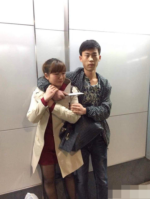 上海一男子挟持女子 称两天没吃饭想坐牢