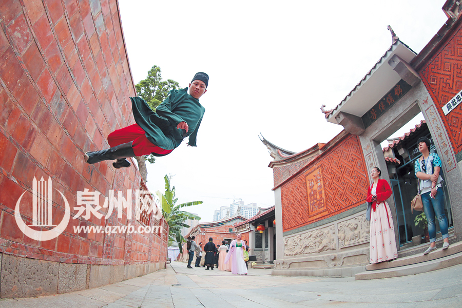 汉风穿越到文都“飞檐走壁”