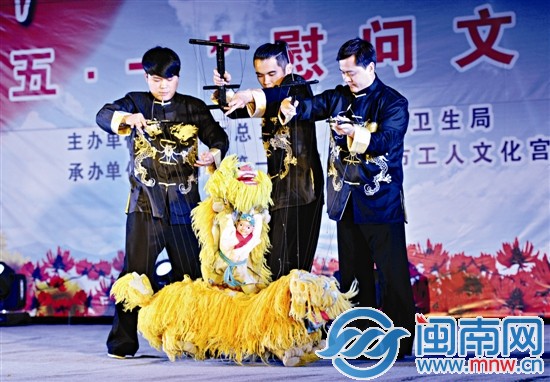 精彩的提线木偶表演