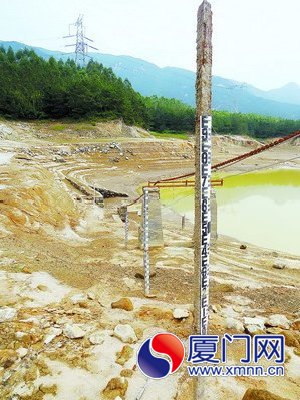 石垅水库的水位标尺已失去测量水位的功能