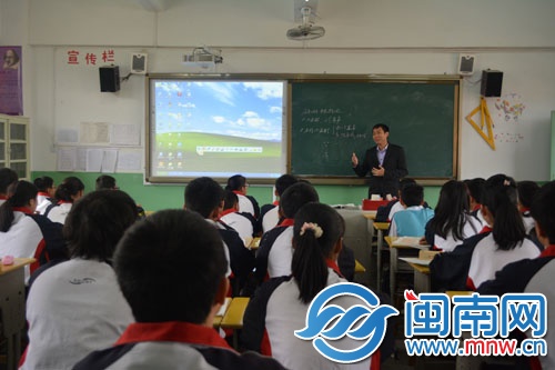 捐赠仪式后，晋江太古势必锐复合材料有限公司生产部 