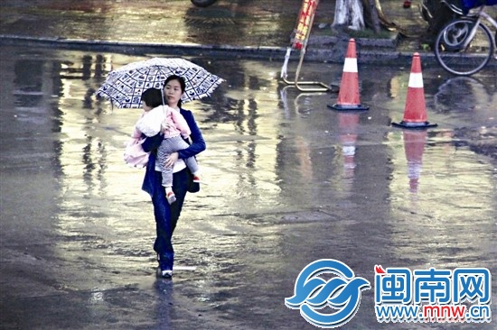 春夏之交的雨水，让出行有些不便