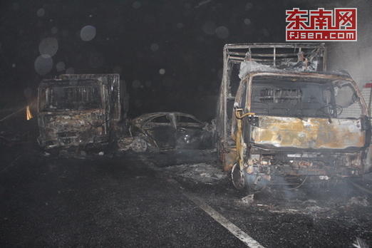 车被烧毁