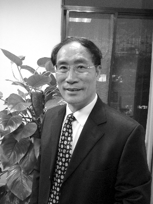 江苏省人大法制委员会副主任委员刘克希
