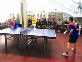 “五一”乒乓球团体比赛现场