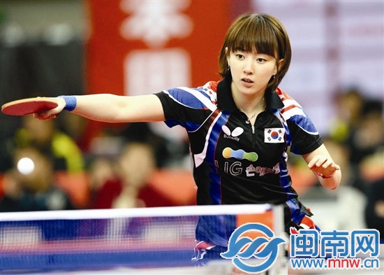 韩国队的美女削球手徐孝元备受追捧，被乒乓球迷视为 