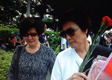 英九大姐马以南(右)、三姐马冰如出现在凯道新党活动&nbsp;