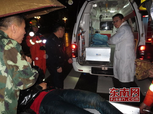 　落河女子被救起
