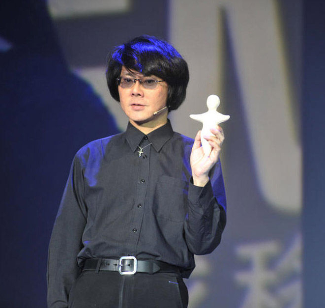 日本女神机器人亮相互联网大会4