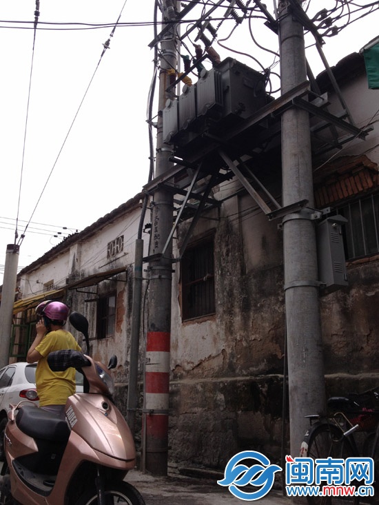 老街垃圾箱流浪记1