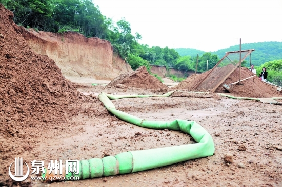 库水被引去洗砂