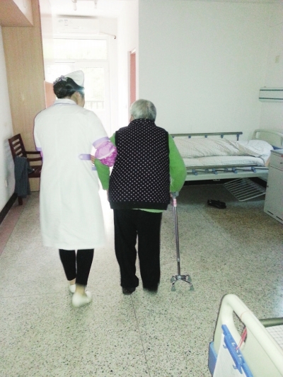 　　院方或对老人有成见希望能再给机会