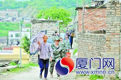 同安莲花蔗内村地灾转移演练。