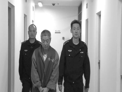 向南夫被警方抓获。