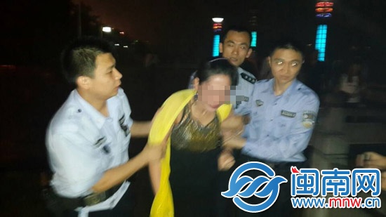 受困情感纠葛 女子留遗书跳江12