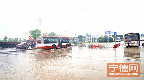 14日宁德市出现强降雨天气11