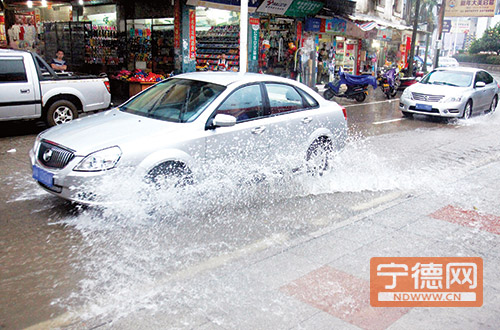 14日宁德市出现强降雨天气