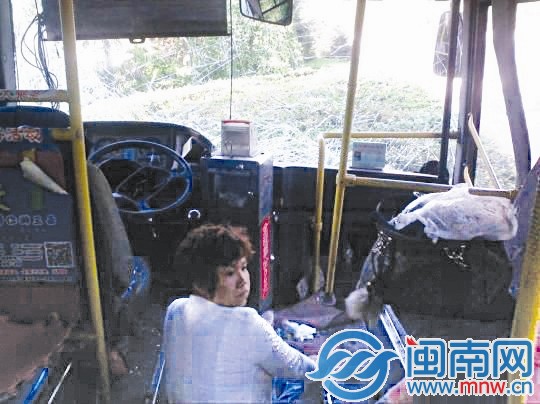 哈尔滨两辆公交车相撞