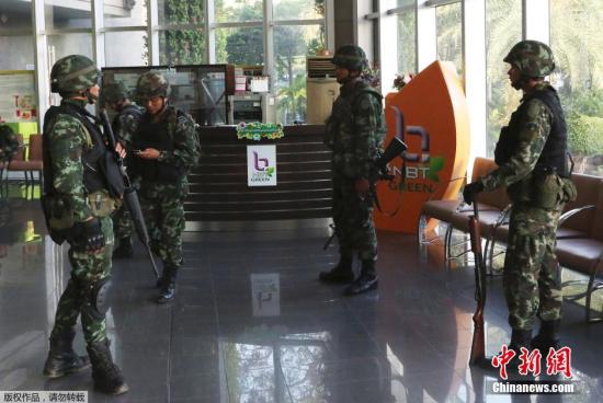 图为当地时间5月20日，泰国曼谷一酒店内泰国士兵进 