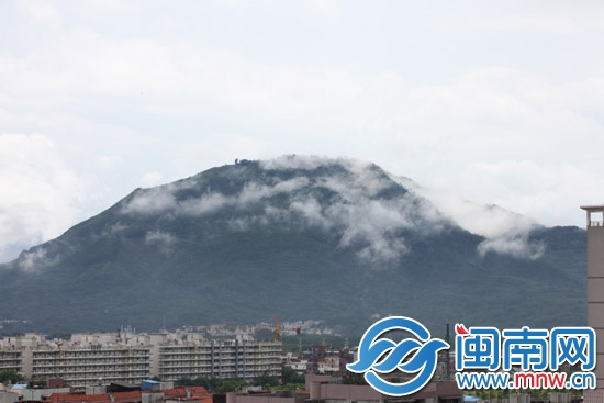 雨连连 难以偷得半日晴