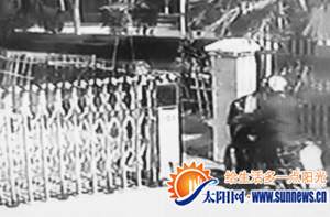 小偷甲准备驾车逃跑