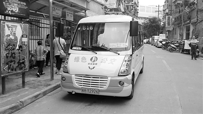 上路运营的小公交