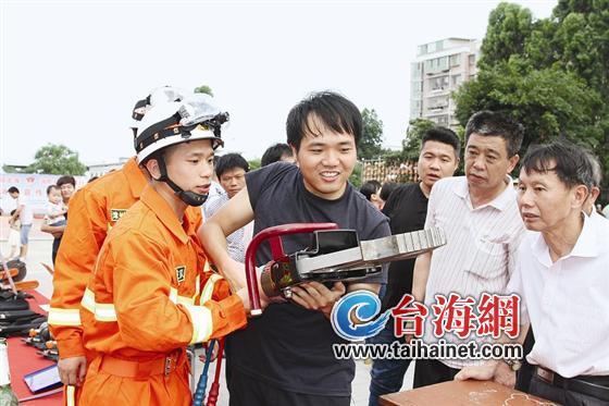 消防进乡镇教百姓逃生