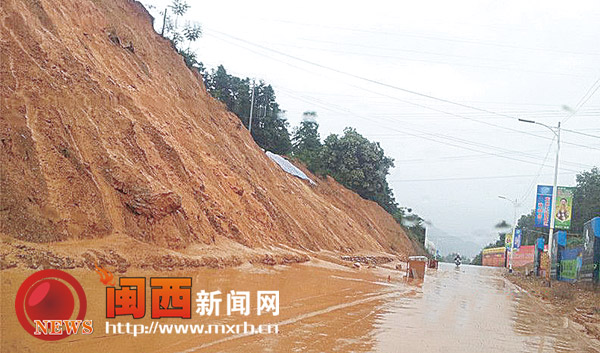 龙州工业园区民园路与工业路交叉口路段