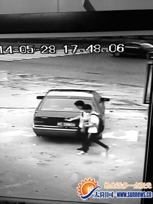 车标第二次被掰走