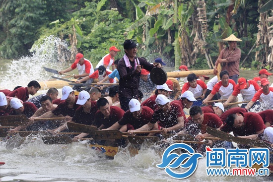 漳州龙文、龙海两地上演龙舟友谊赛