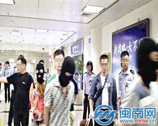 抓获嫌疑人