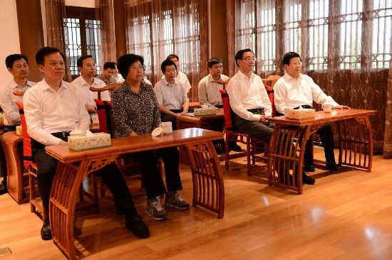 中纪委原书记贺国强到贵阳孔学堂考察