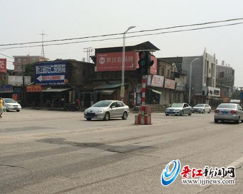 国道324线钱坡村路口 增设临时灯控