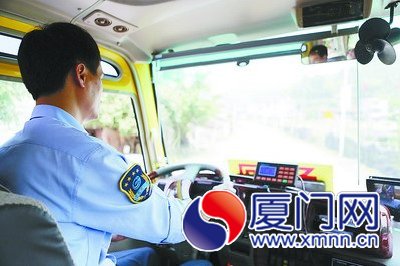 山高路陡，对公交司机的技术要求也非同一般