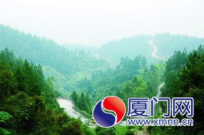 606路公交线路大部分路程是“山路十八弯”。