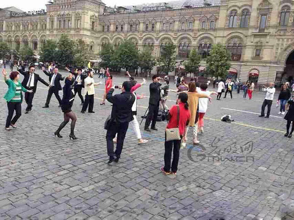 中国大妈把广场舞跳到莫斯科红场2