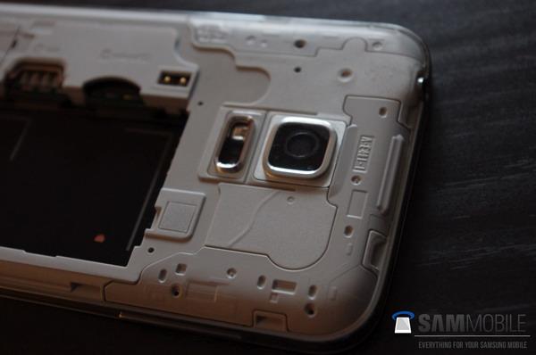 三星GALAXY S5 Mini真机谍照、安兔兔跑分与配置图齐 