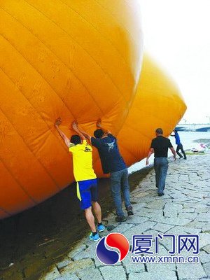 靠岸瞬间