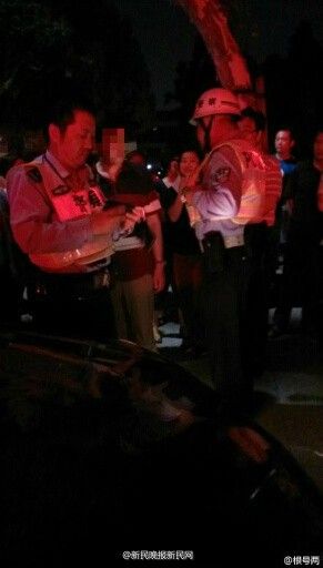 因家庭矛盾驾车追撞母亲，最终导致了伤害事件