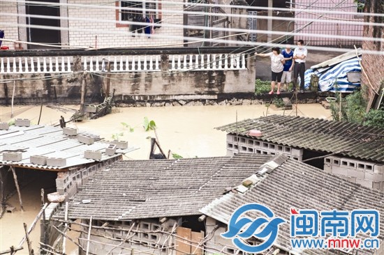 地势低洼处，积水很深