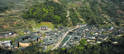 塔下全景